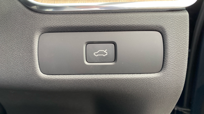 Volvo XC60 2.0 B5P Ultra Dark 5dr AWD Geartronic Petrol Estate